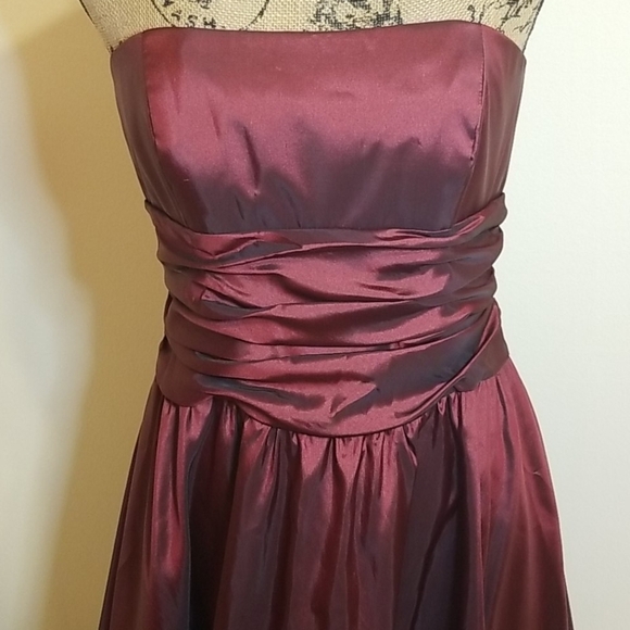NWT David's Bridal Strapless Berry Cocktail dress size 8 - Picture 3 of 14